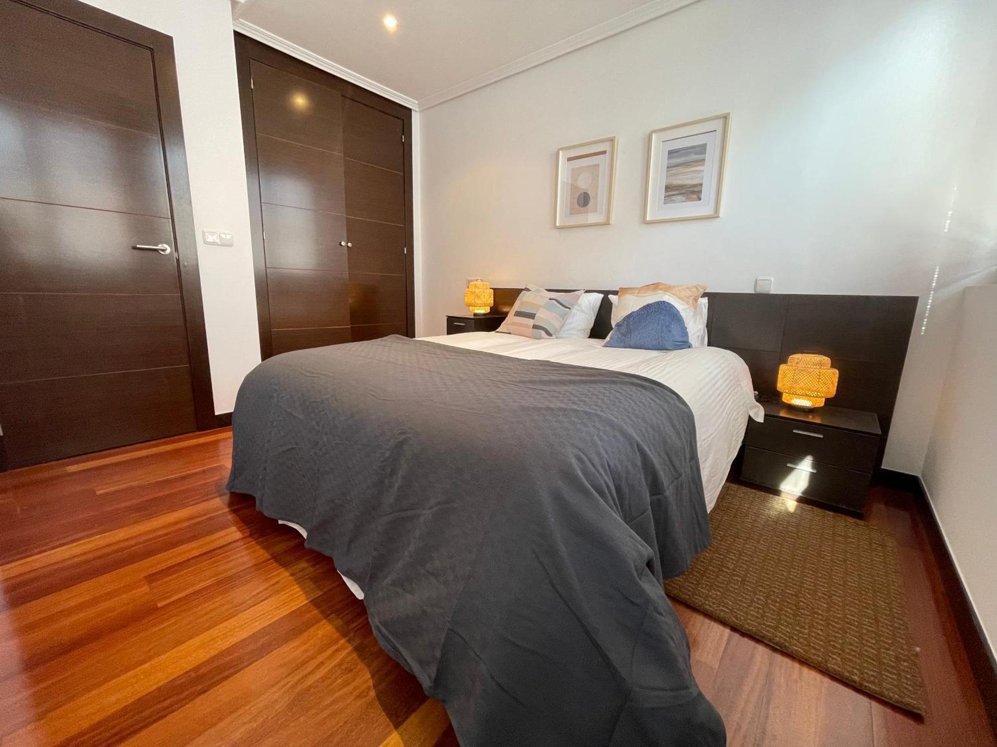 Atuaire Home Vivienda A Luminosa Parking Incluido En Plena Calle Comercial Бургос Экстерьер фото