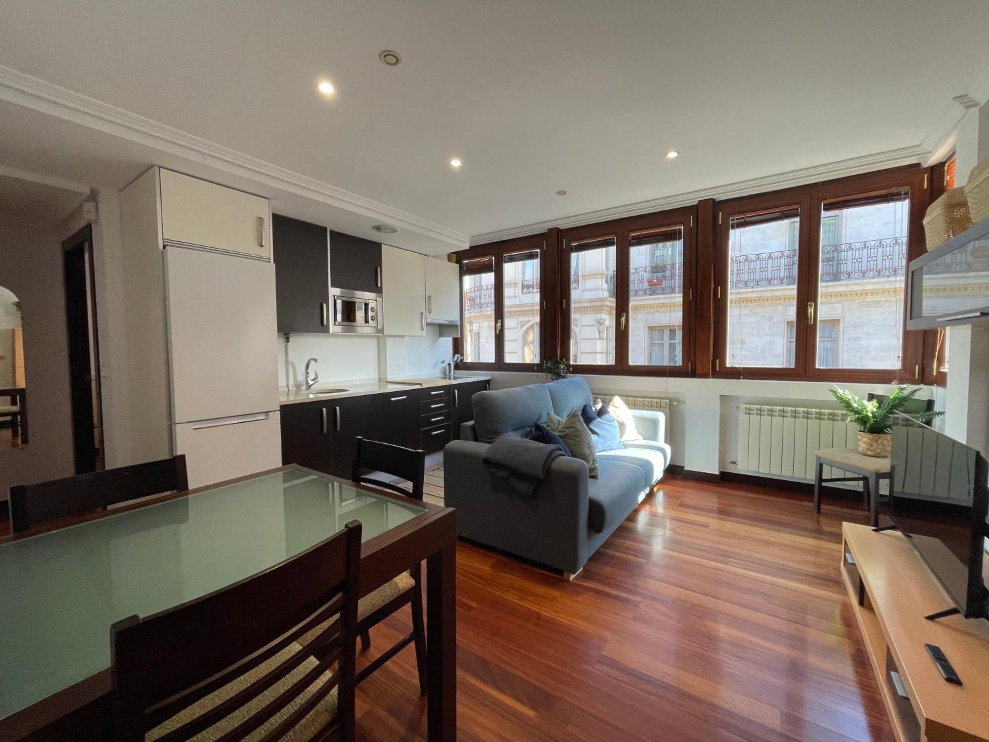 Atuaire Home Vivienda A Luminosa Parking Incluido En Plena Calle Comercial Бургос Экстерьер фото