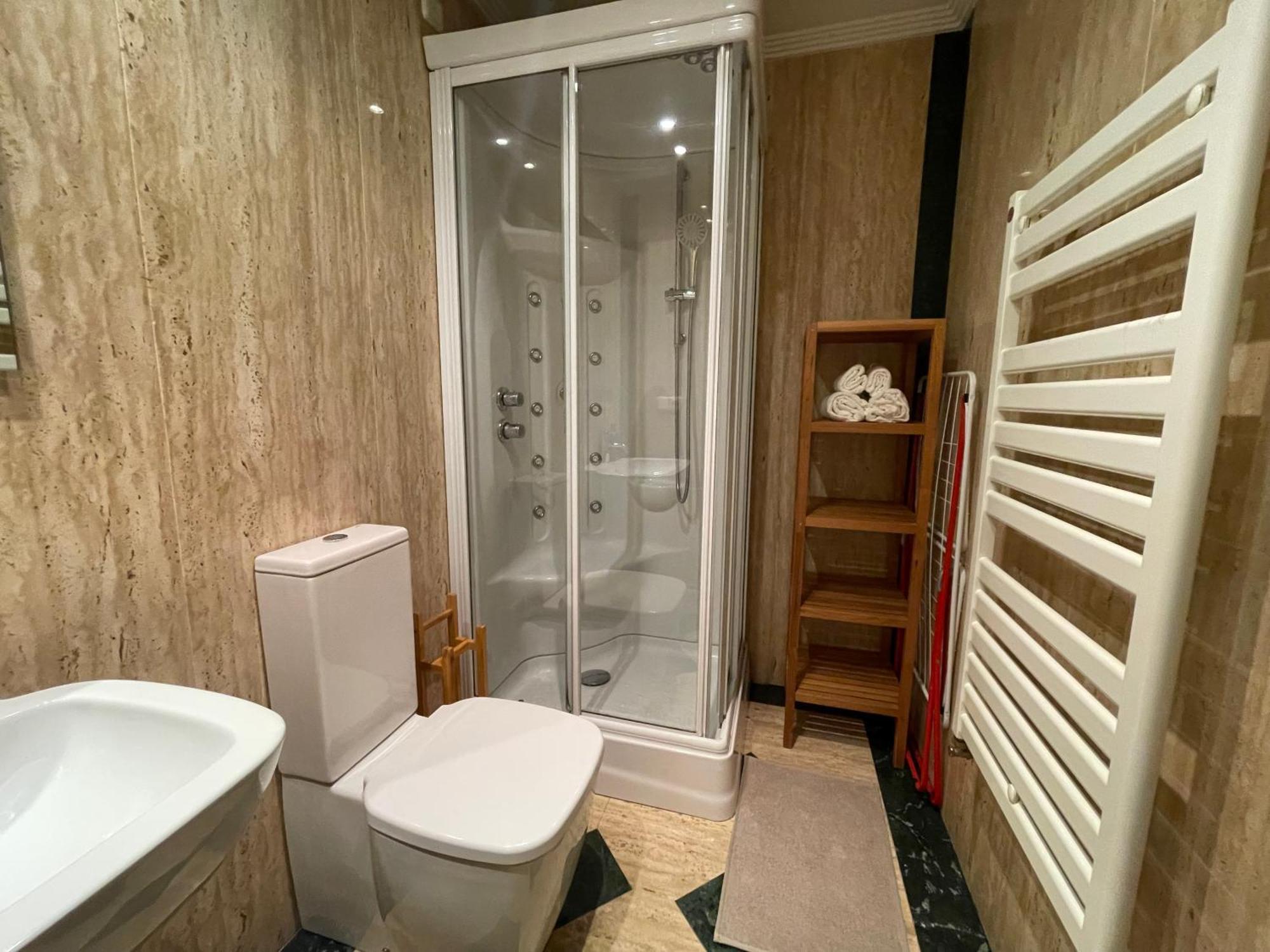 Atuaire Home Vivienda A Luminosa Parking Incluido En Plena Calle Comercial Бургос Экстерьер фото