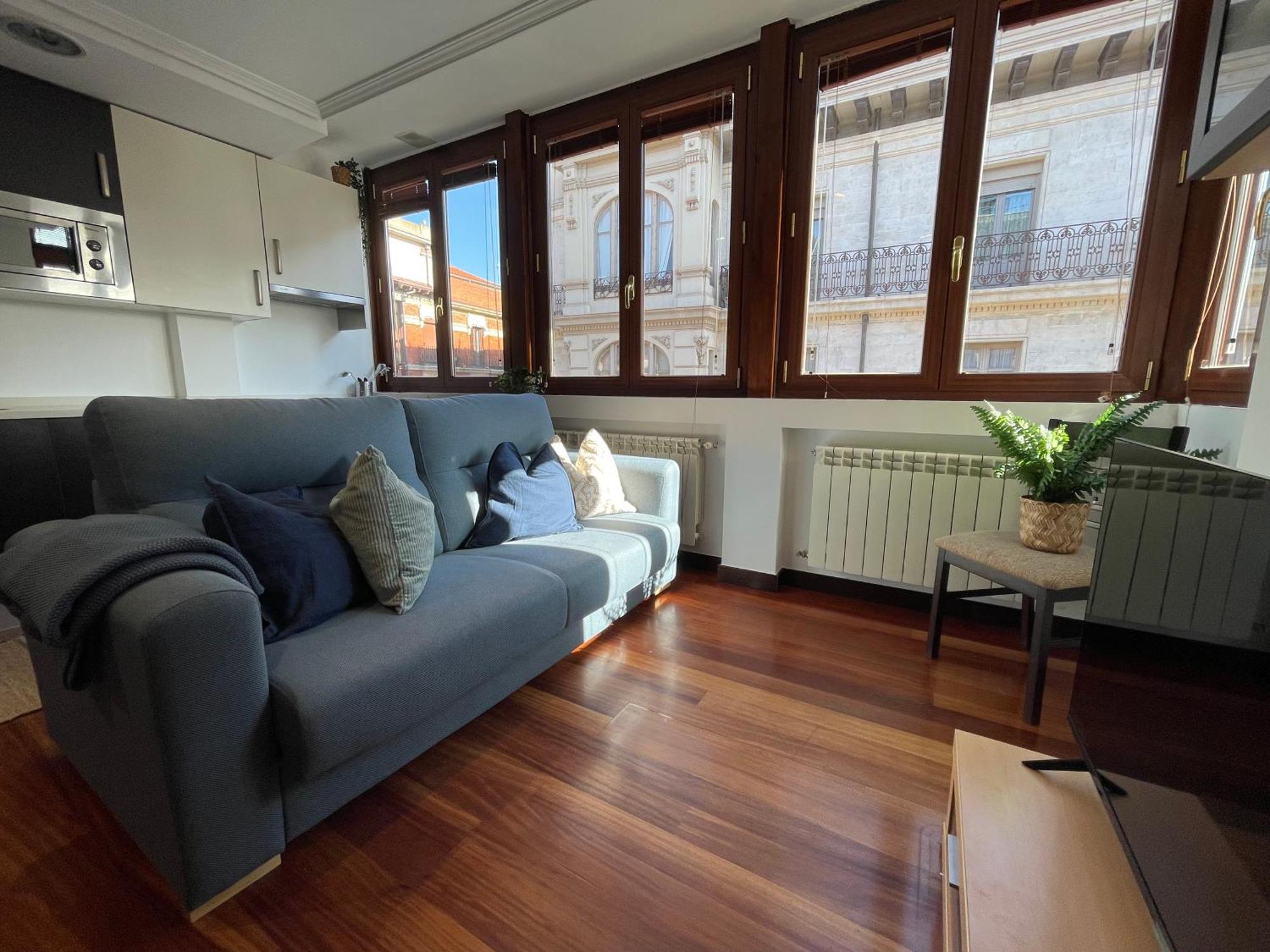 Atuaire Home Vivienda A Luminosa Parking Incluido En Plena Calle Comercial Бургос Экстерьер фото